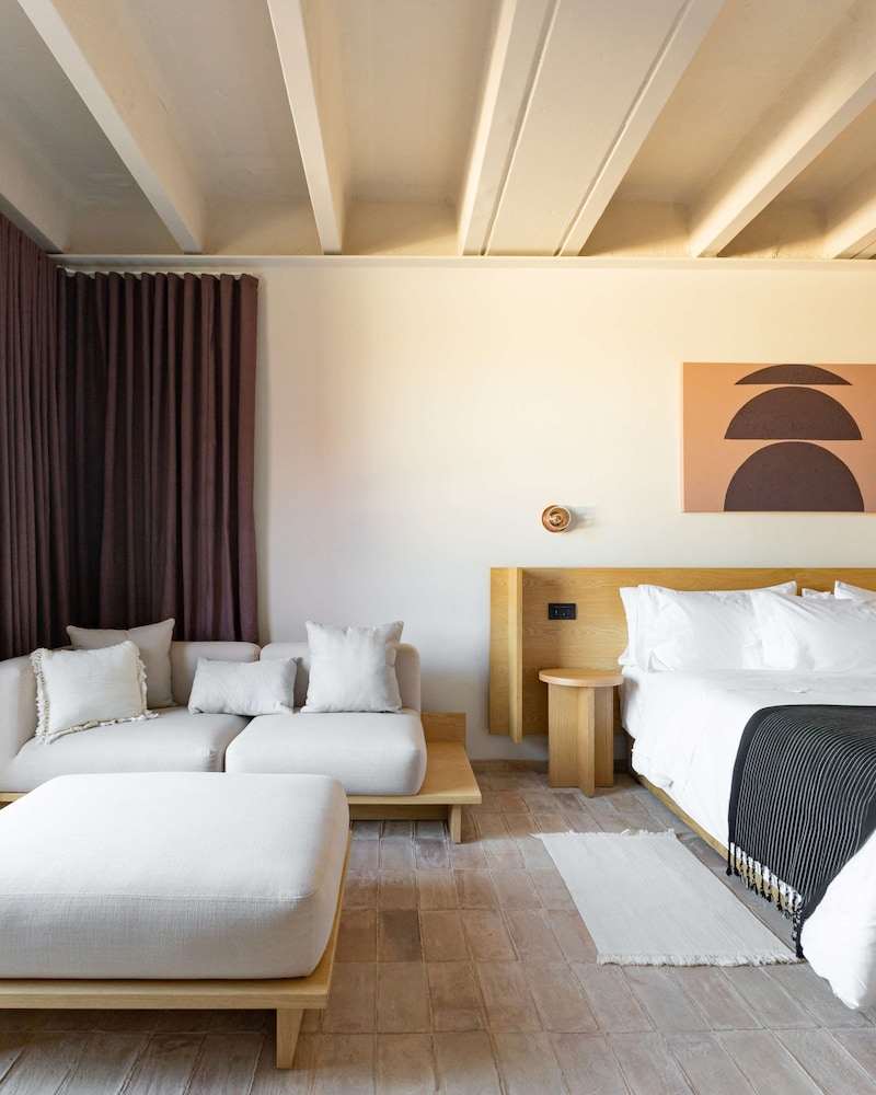 Junior Suite, 1 King Bed - Photo 4