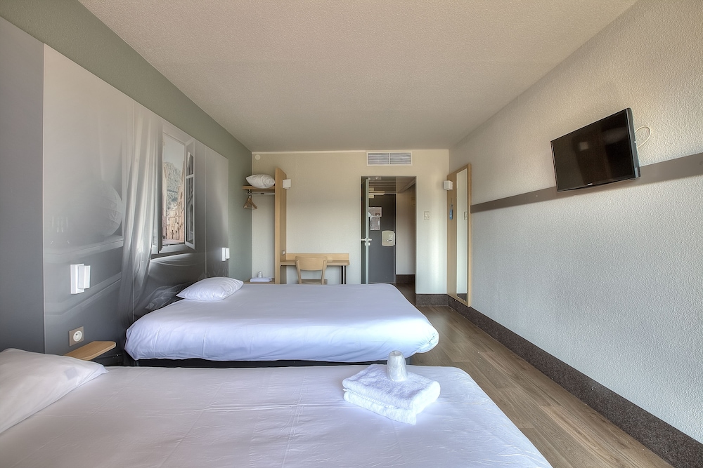 Quadruple Room, Non Smoking - Photo 6