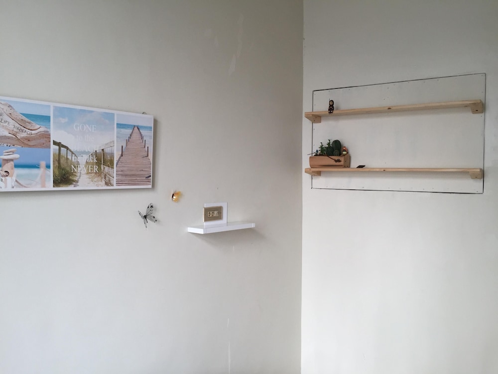Single Room, Women only, Shared Bathroom photo 3