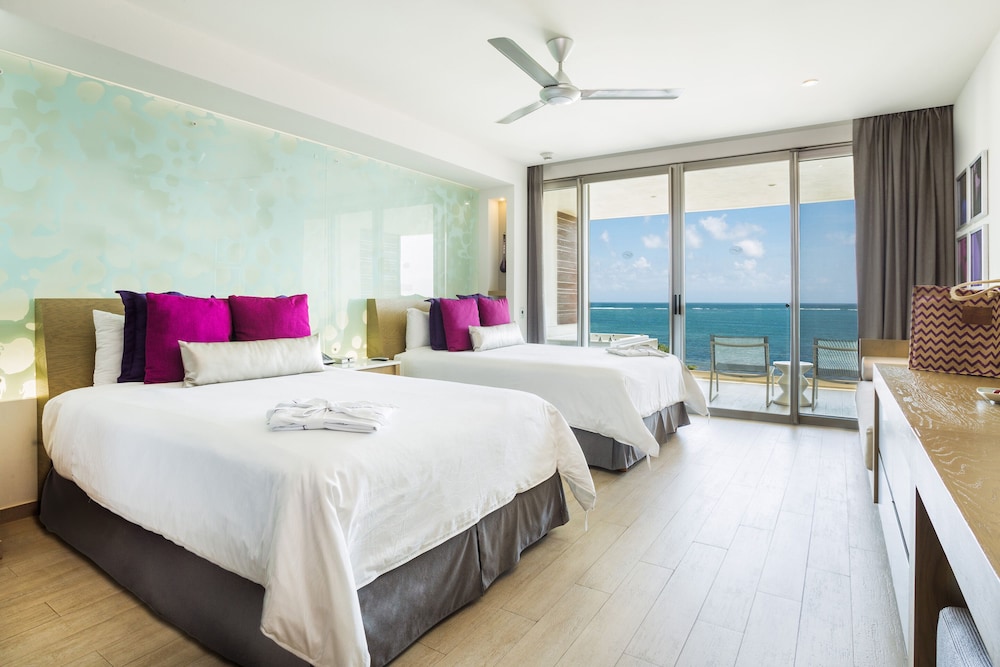 Xhale Club Junior Suite Ocean Front Whirlpool Double