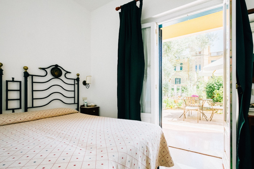 Deluxe Room, Patio, Sea View with private Spa access