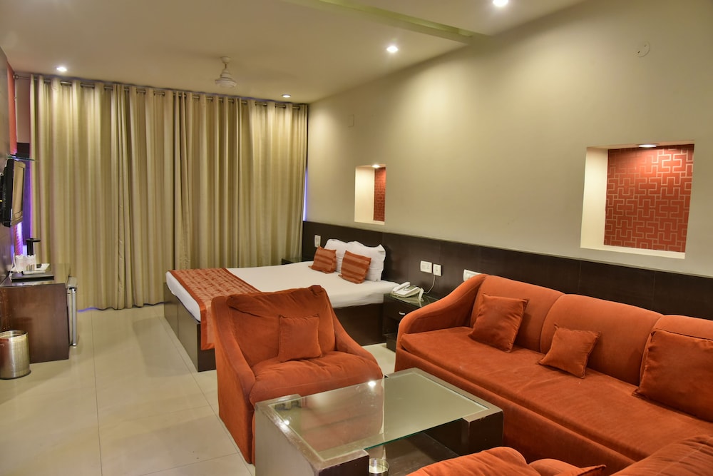 Luxury Suite, 1 Bedroom, Non Smoking photo 2