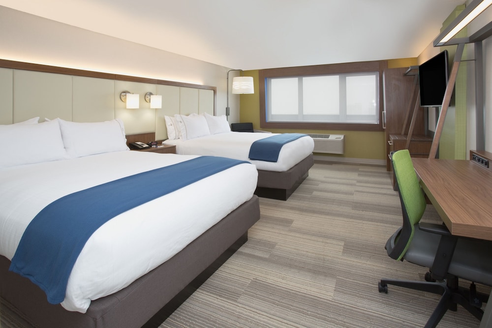 Suite, Multiple Beds photo 3