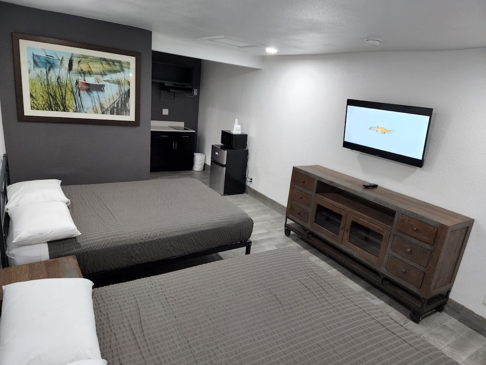 Room, 2 Queen Beds, Non Smoking (Efficiency) - Photo 1