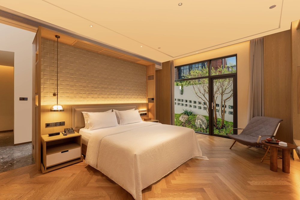 Superior Double Room, Courtyard View