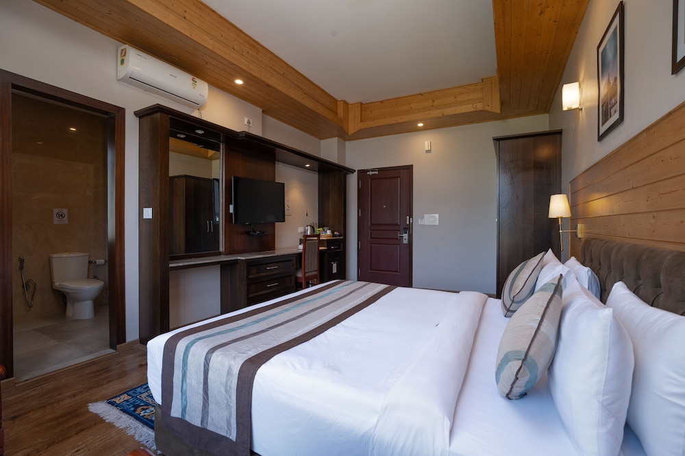 AC Deluxe Room photo 3