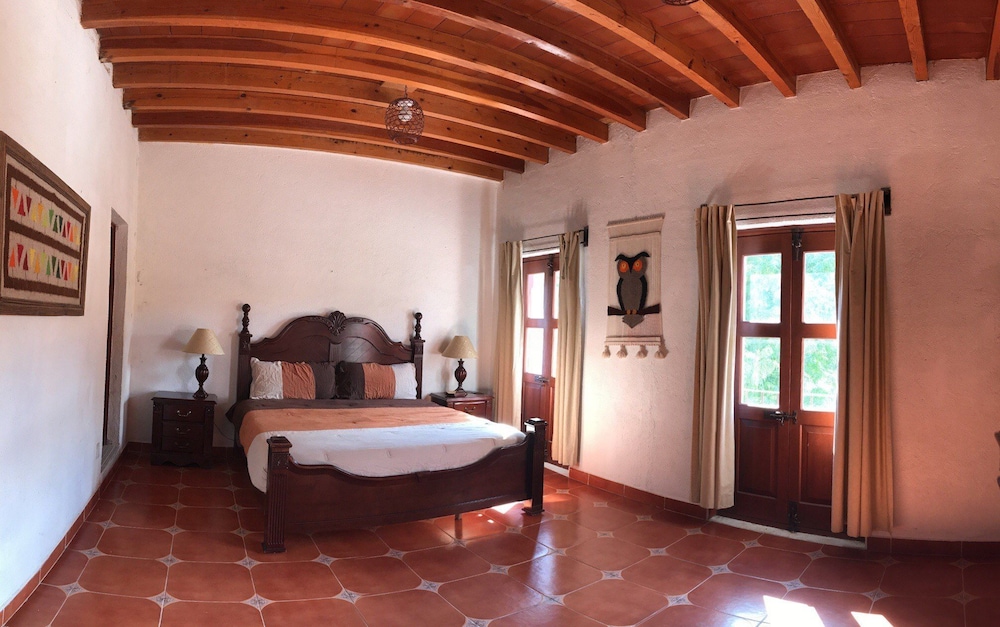 Comfort Room, 1 King Bed photo 1