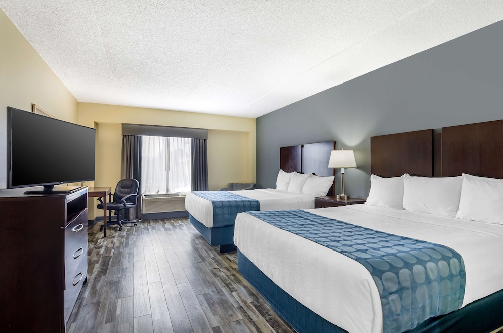 Standard Room, 2 Queen Beds, Non Smoking, Refrigerator & Microwave - Photo 1