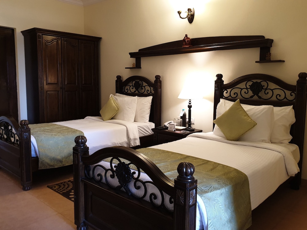 Superior Twin Room, 2 Twin Beds, Balcony, Garden View photo 3
