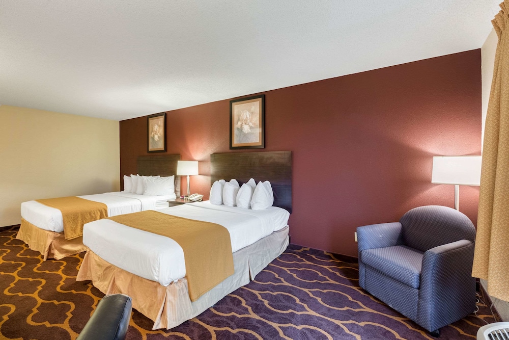 Standard Room, 2 Queen Beds, Non Smoking - Photo 1
