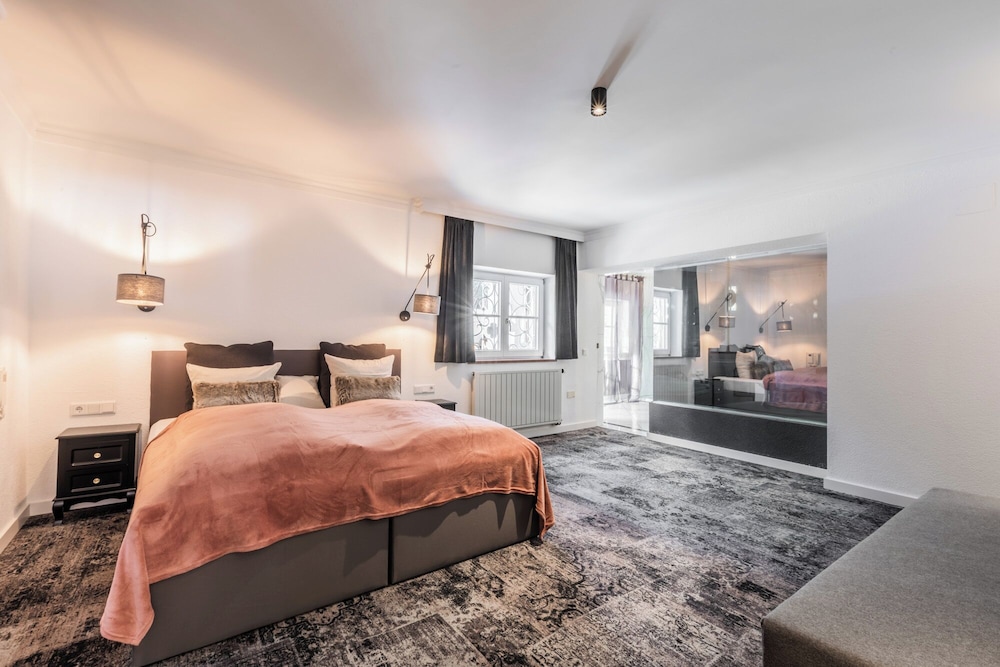 Grand Apartment