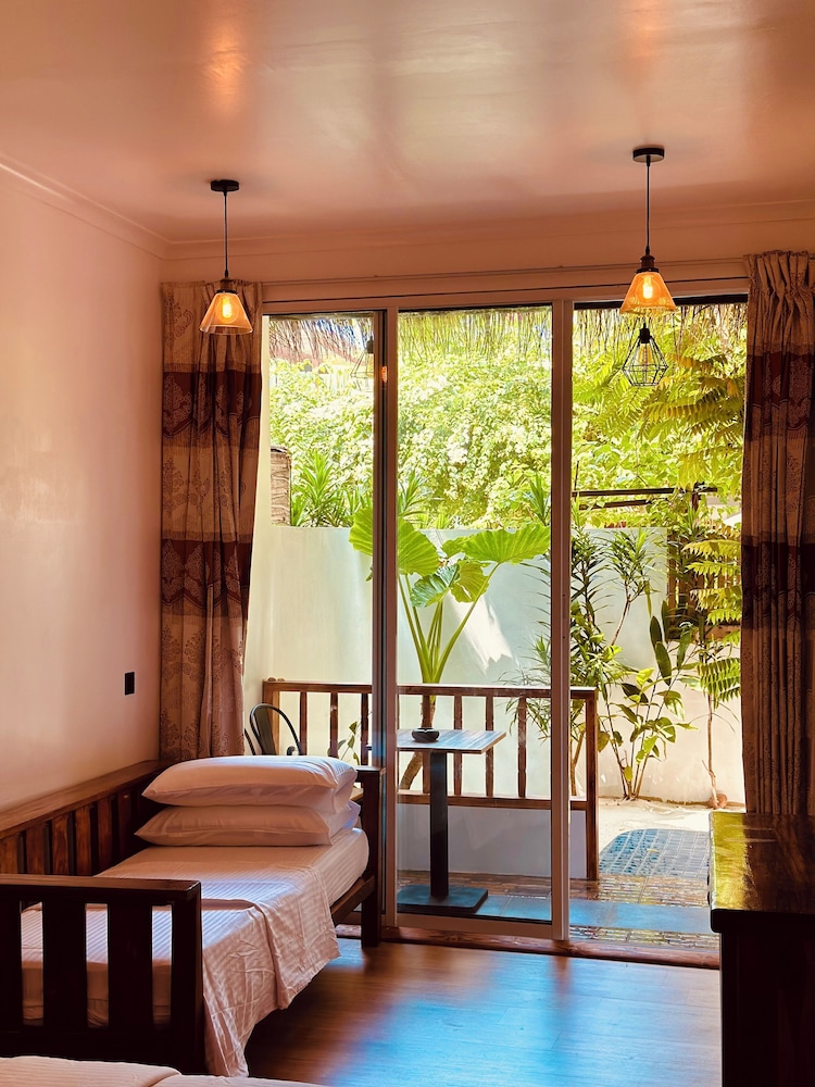 Deluxe Room, 1 King Bed