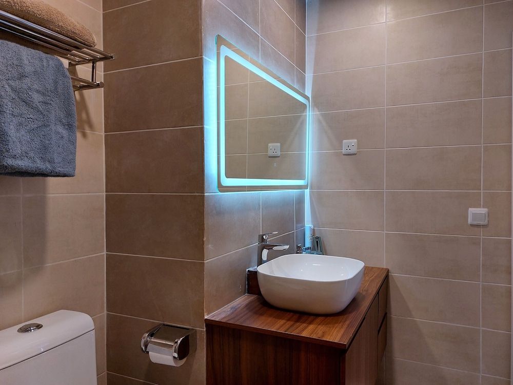 Comfort Apartment, Balcony, Pool View (E13-Top Floor), photo 6