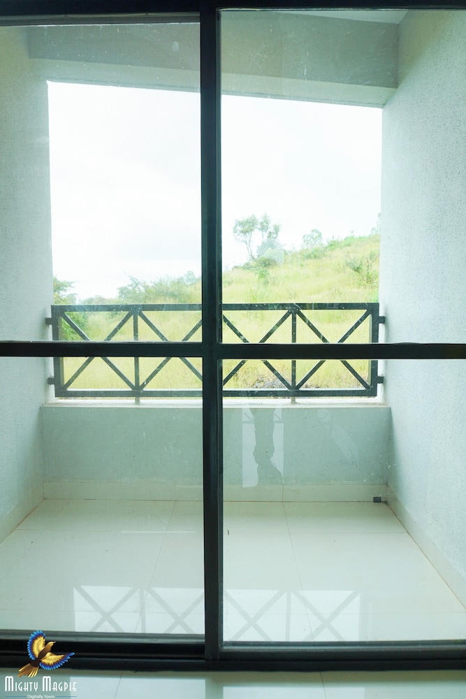 Deluxe Room - Photo 18