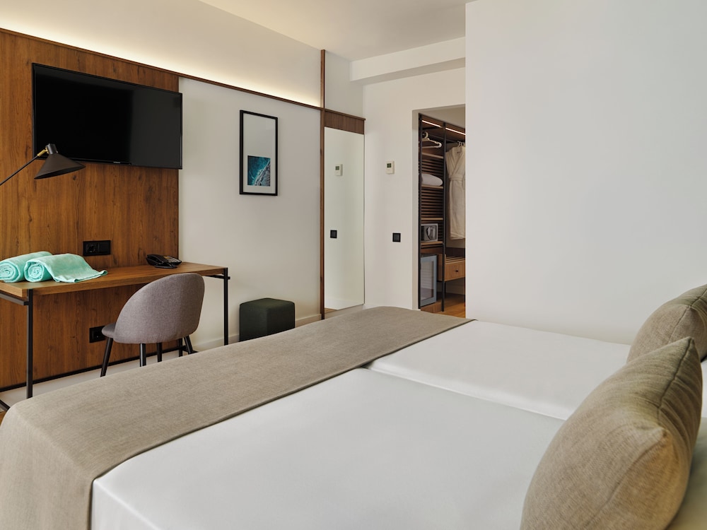 Premium Double Room, Mountain View (2 adults)