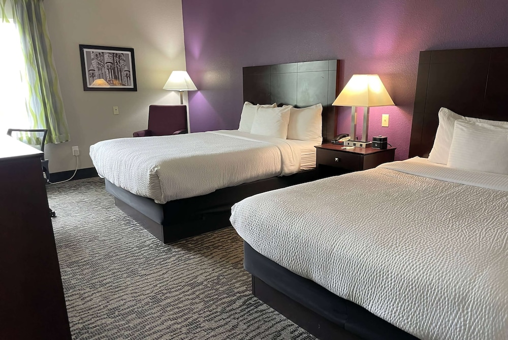 Room, 2 Queen Beds, Non Smoking photo 1