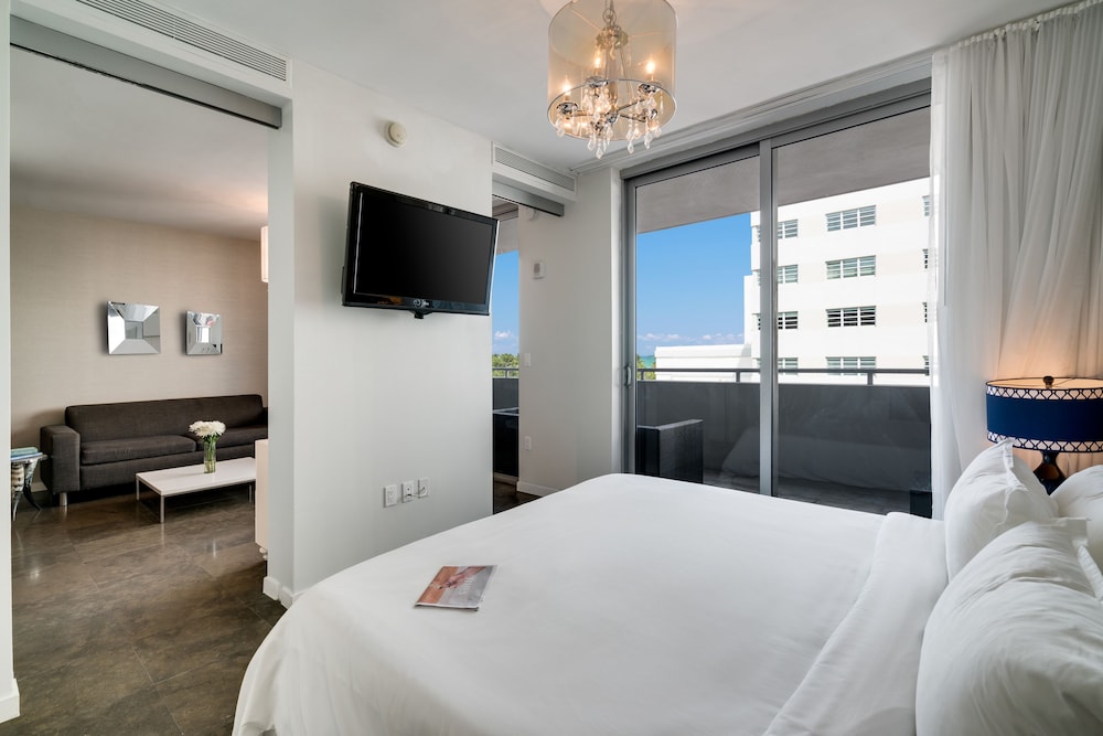 Ocean View  One Bedroom Suite with Balcony - Photo 3