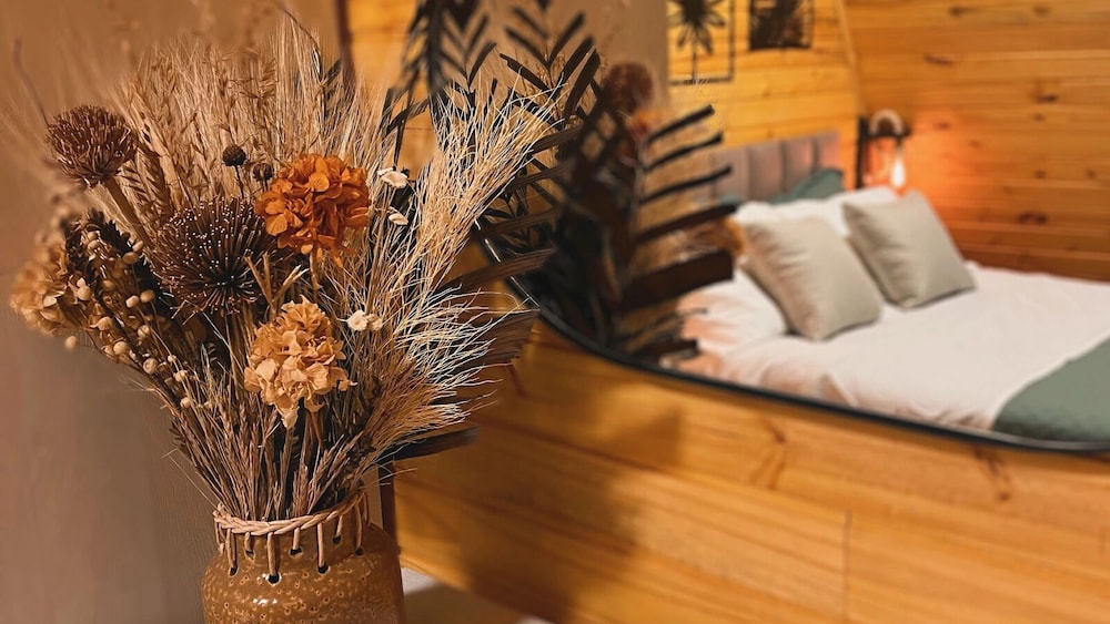 Deluxe Chalet, Hill View