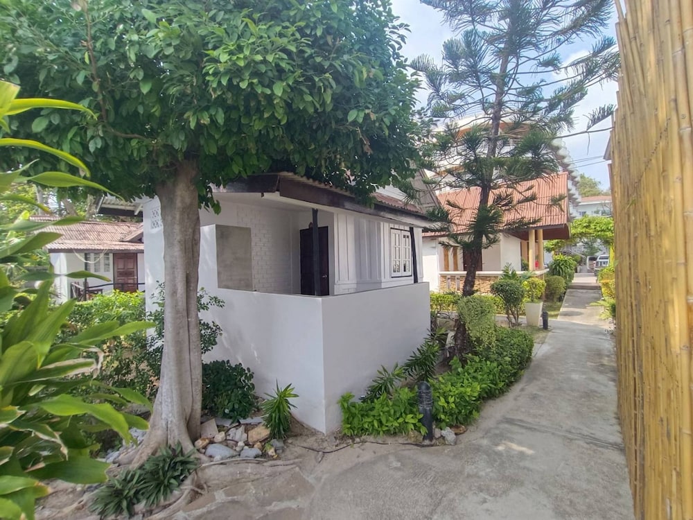 Deluxe Bungalow - Photo 9