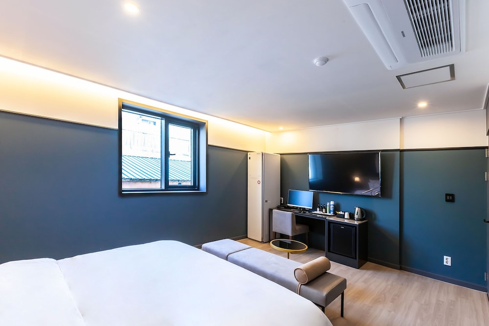 Double or Twin Room, Private Bathroom photo 3