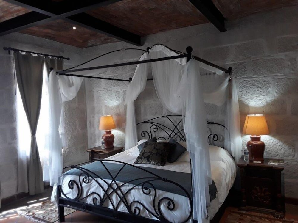 Junior Suite, 1 King Bed photo 2
