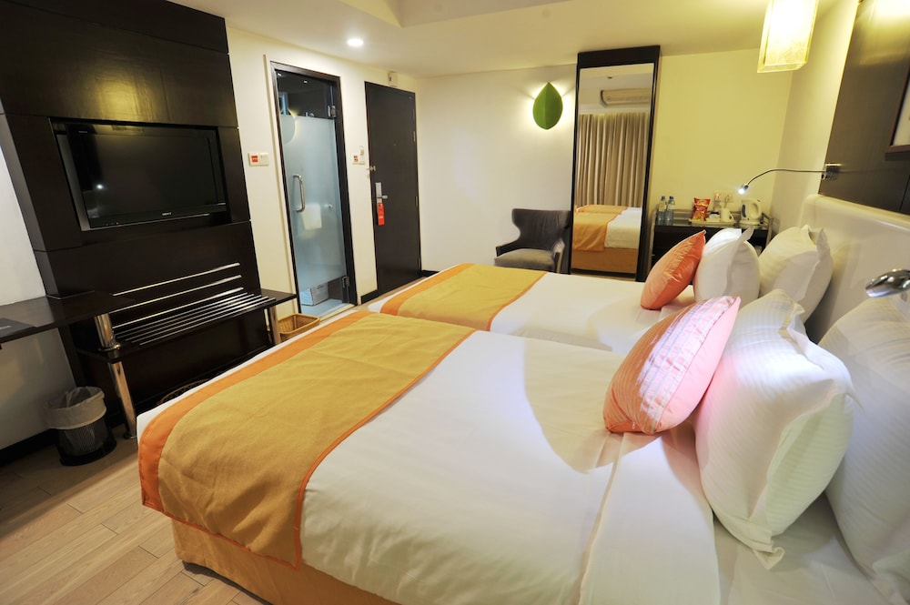 Premium Twin Room, Multiple Beds, Accessible photo 3