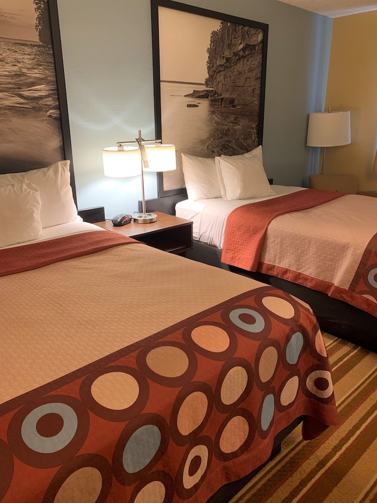 Room, 2 Double Beds, Non Smoking, Lake View - Photo 3