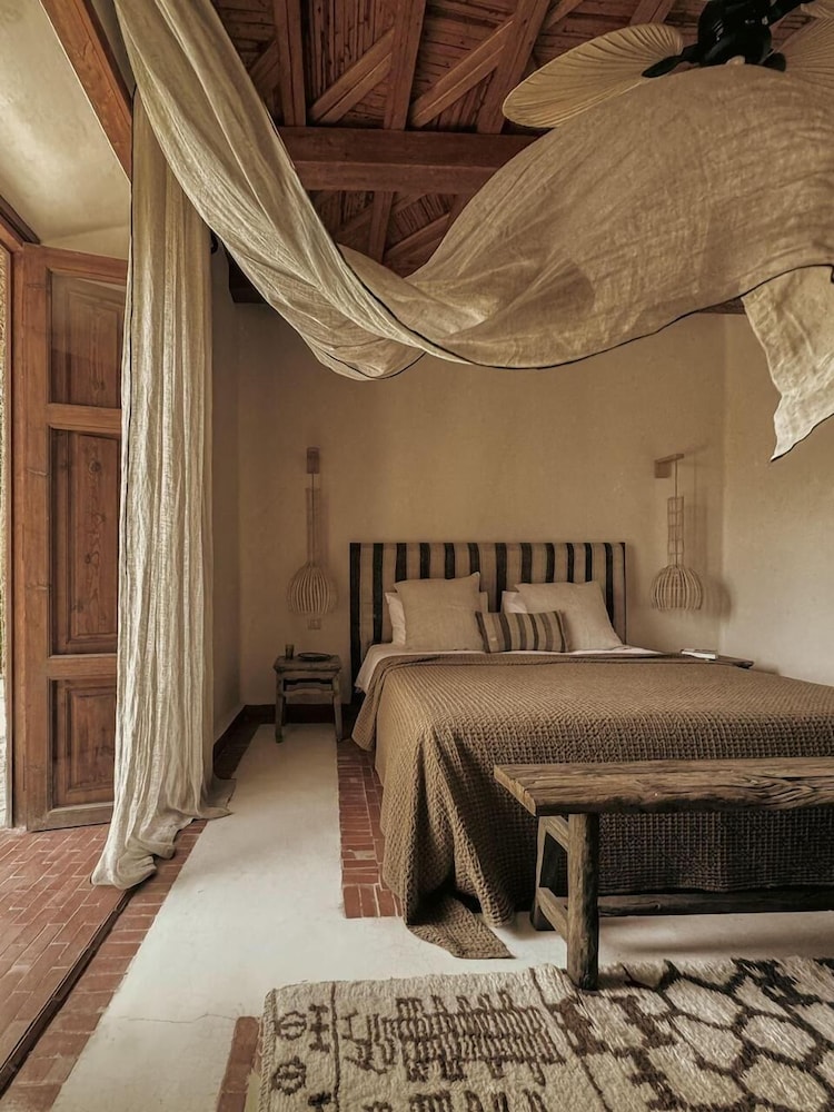 Deluxe Suite, Balcony, Desert View
