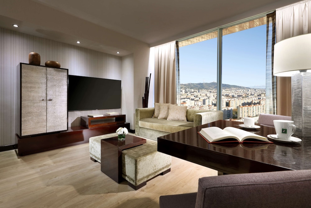 Executive Suite (Regency)