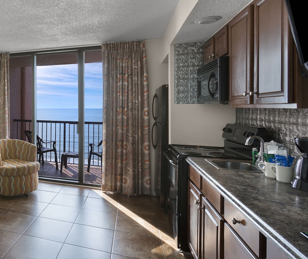 Oceanfront Executive Suite photo 3