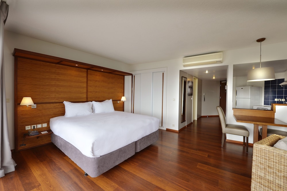 Studio, 1 King Bed, Ocean View photo 1