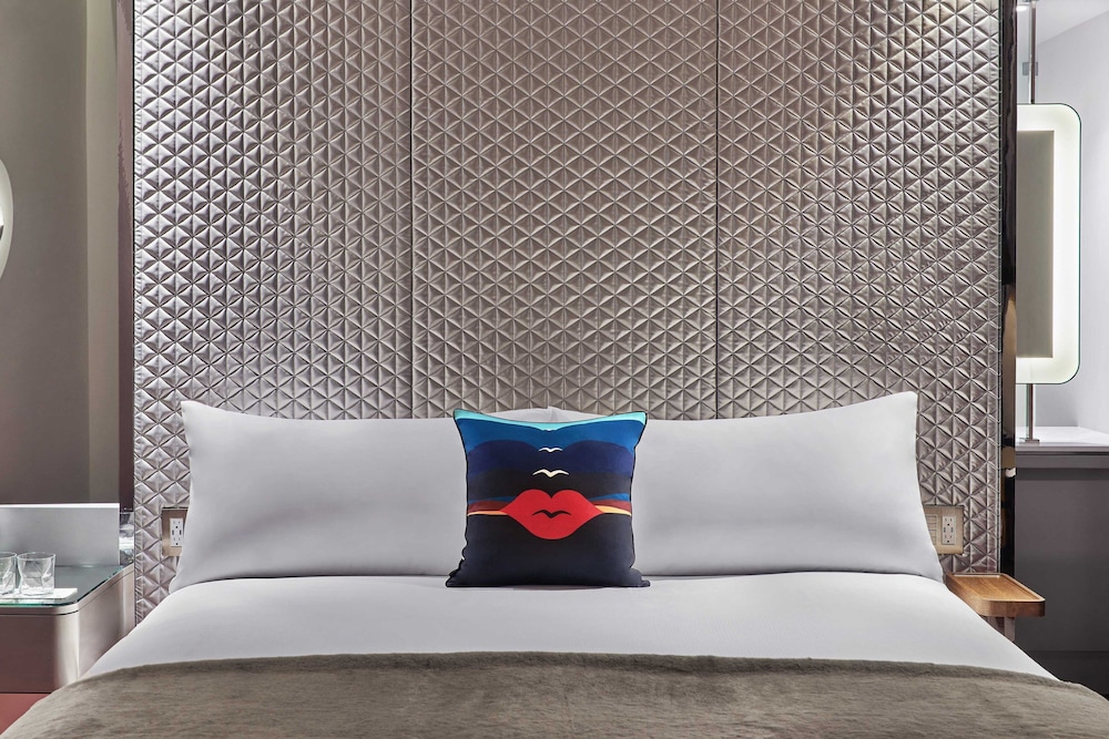 Room, 2 Queen Beds - Photo 2