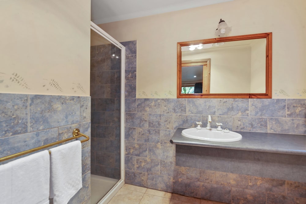 Standard Cabin, Non Smoking (Tassie Devil Suite) photo 2