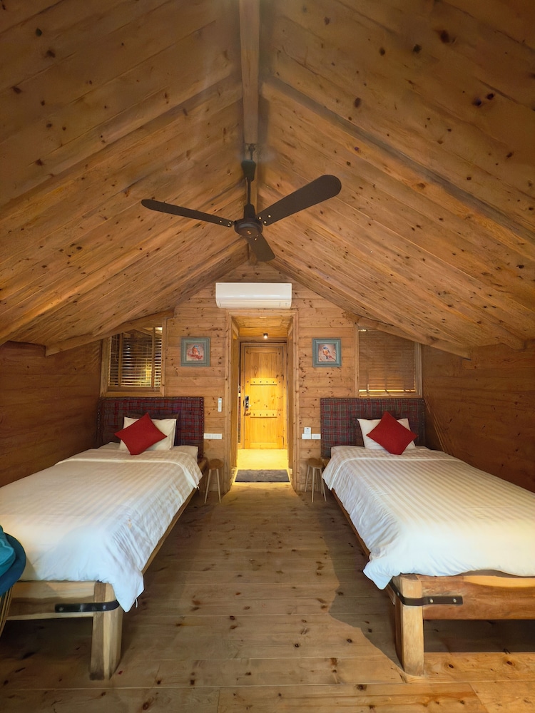 Deluxe Twin Room, Multiple Beds, Garden View