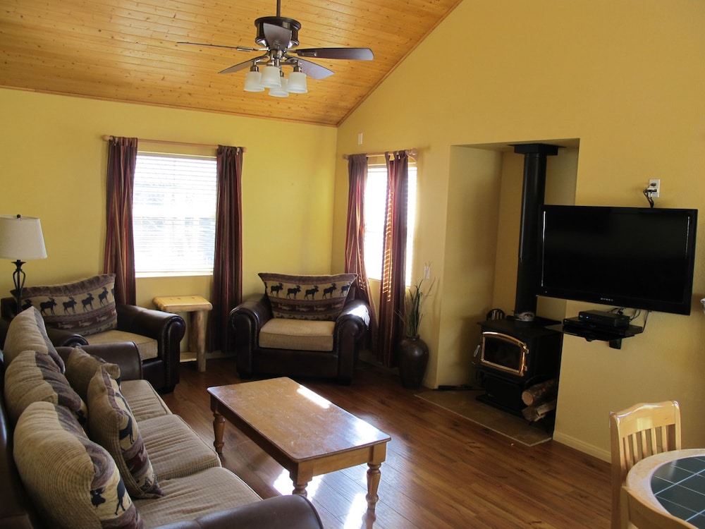 Luxury Cabin, 2 Bedrooms (Bodie)