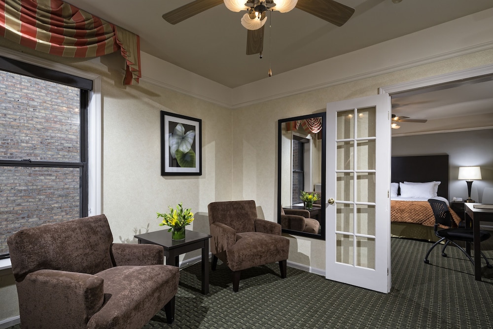 Junior Suite, 1 King Bed photo 1