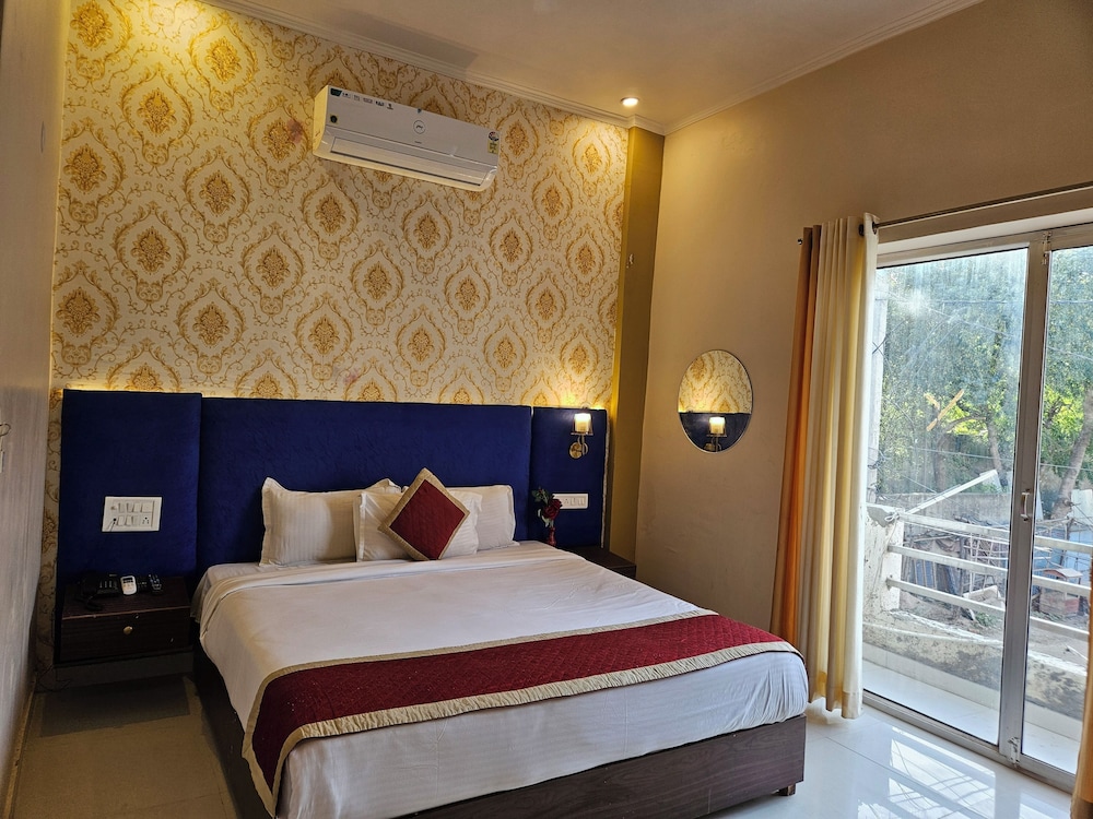 Deluxe Room, Balcony, Mountain View photo 1