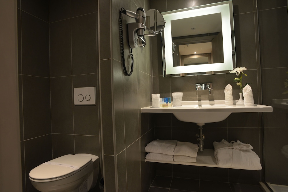 Standard Room with 2 single beds & Sofa