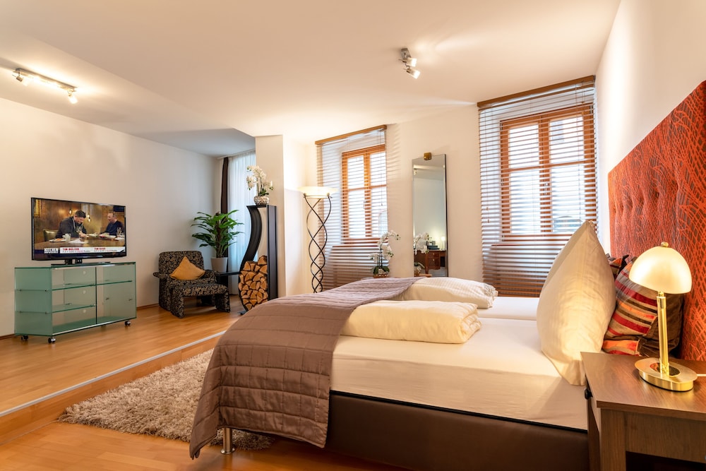 Standard Condo, 2 Bedrooms, Kitchenette, Mezzanine