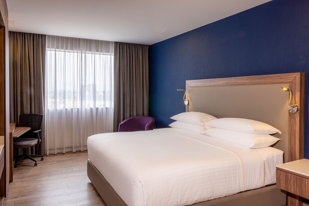 Traditional Room, 1 King Bed, City View - Photo 1