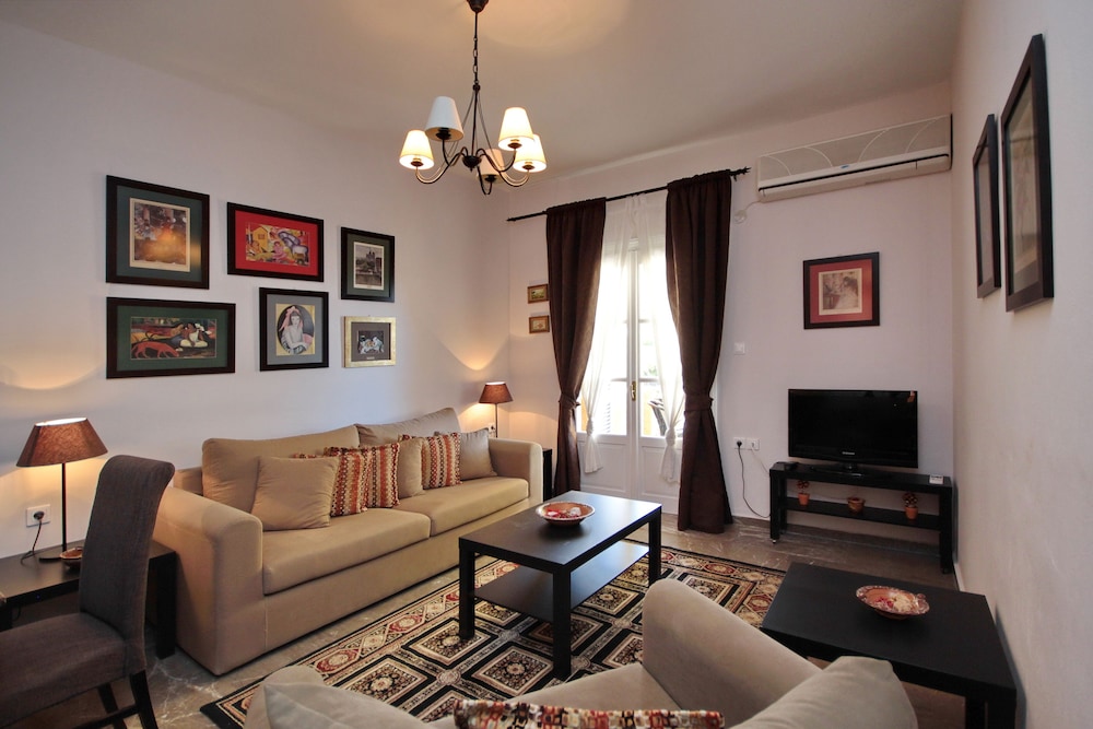 Family Apartment, 2 Bedrooms photo 1