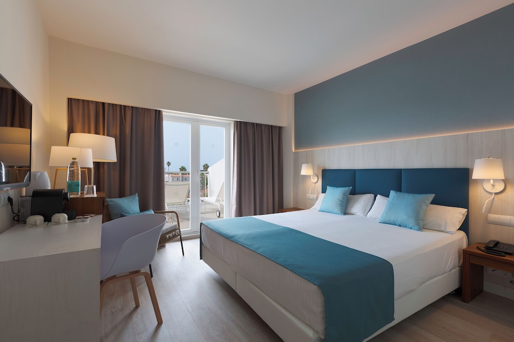 Superior Double Room, Terrace, Sea View - Photo 1