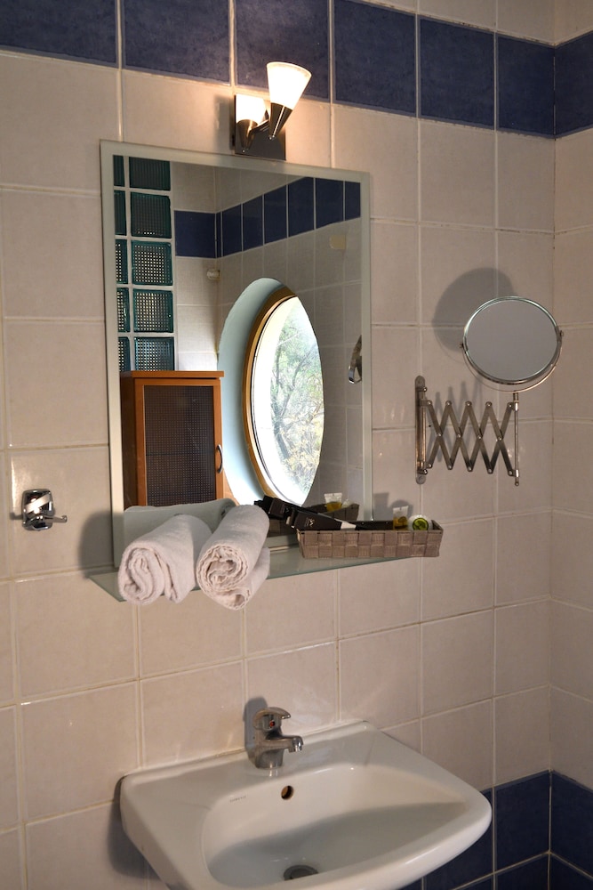 Apartment, 2 Bedrooms - Photo 9