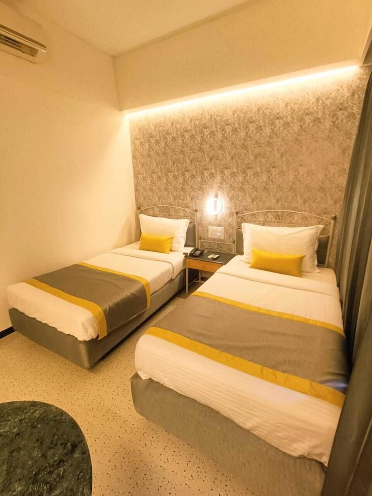 Deluxe Twin Room, Non Smoking - Photo 3