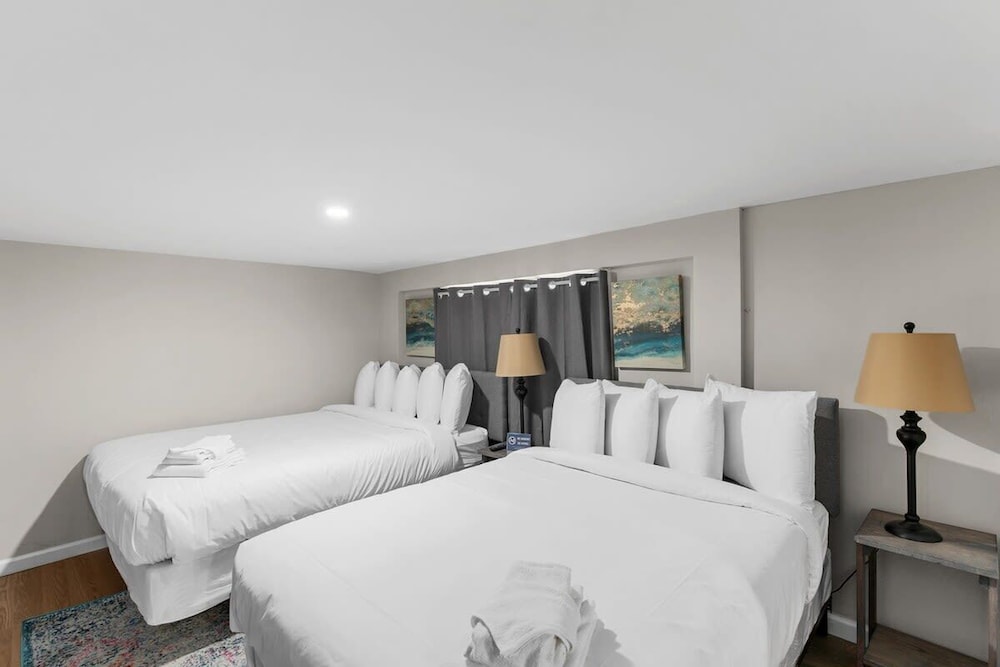 Apartment, Multiple Beds, Patio, Garden View (Broadmoor Bungalow - Unit B)