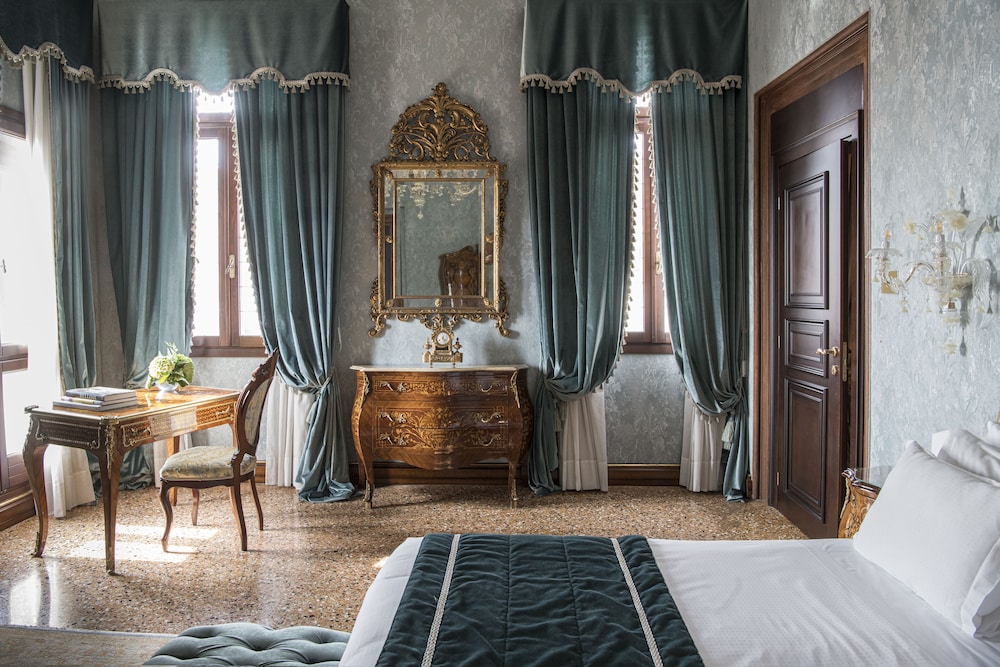 Presidential Suite, Canal View photo 1