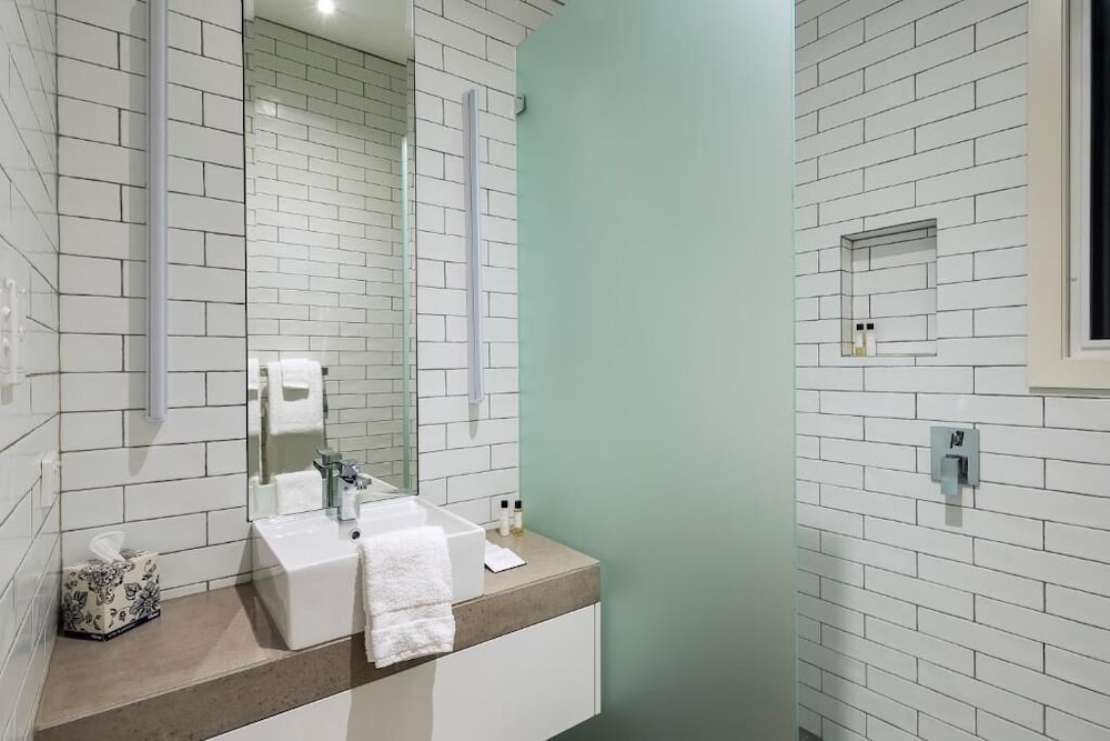 International Suite photo 1