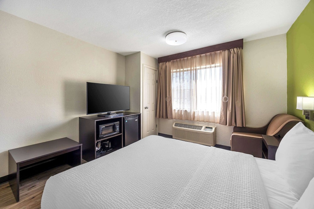 Room, 1 Queen Bed, Accessible, Non Smoking - Photo 2