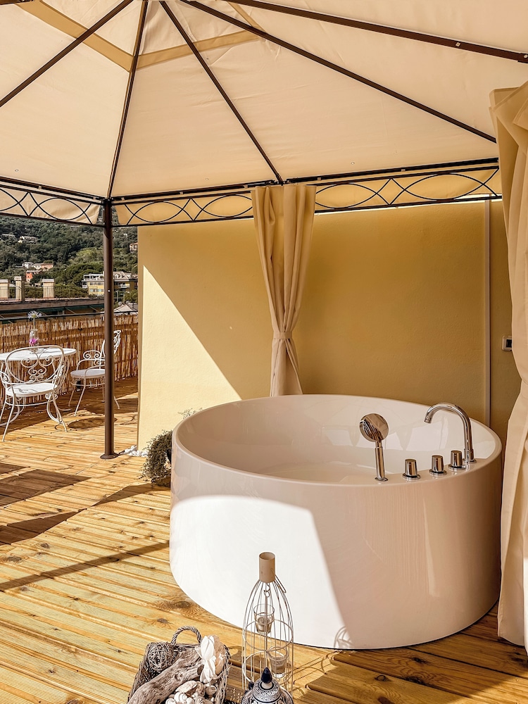 Comfort Double or Twin Room, Terrace, Sea View photo 2