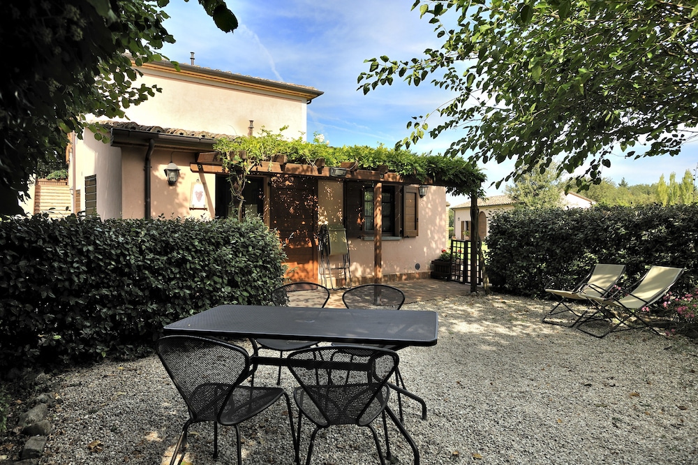 Comfort House, Accessible, Garden Area photo 1